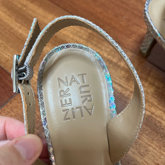 Naturalizer Iridescent Silver Metallic Snake Taimi Dress Sandals Heels Sz 8 - Picture 6 of 8